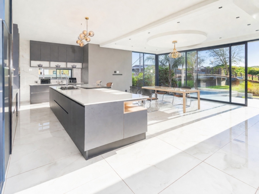 6 Bedroom Property for Sale in The Islands Estates North West